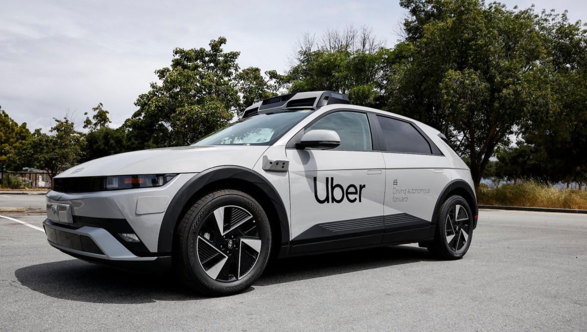 Модифицированный автомобиль Ioniq 5 от Uber для сбора данных о вождении